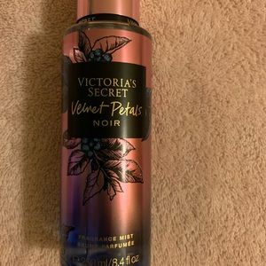 Victoria’s Secret Velvet Petals Noir fragranceMist